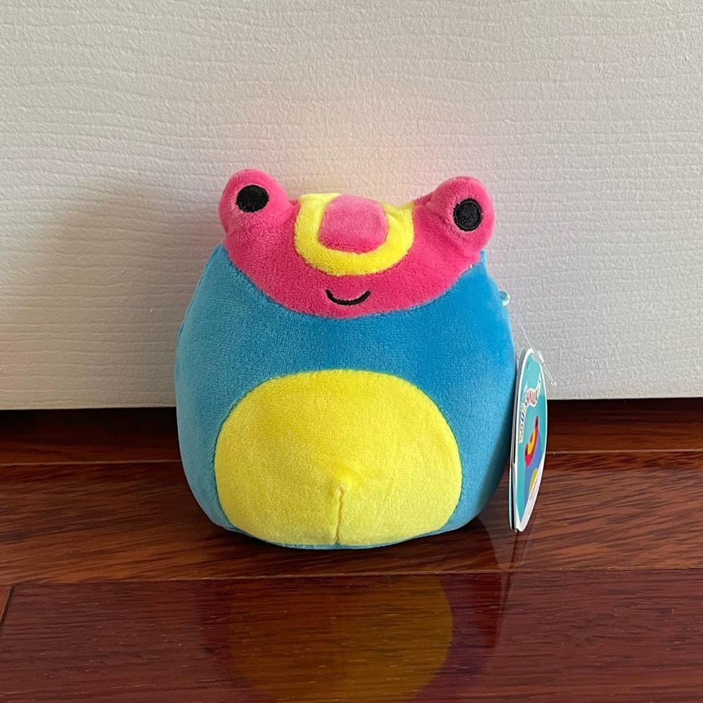Wamina the Frog Blacklight 5” Squishmallow